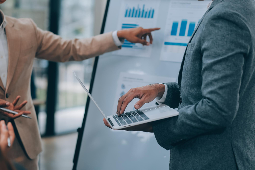 Executive Coaching vs Business Coaching: Understanding the Differences in Dubaiʼs Market